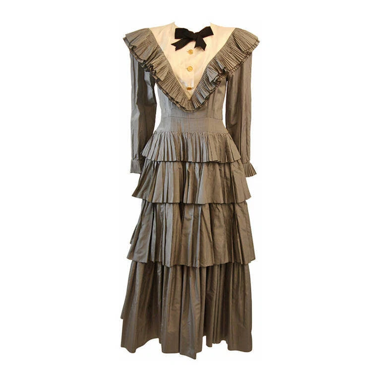 Abito Gingham Chanel Edoardiano a più livelli con fiocco nero