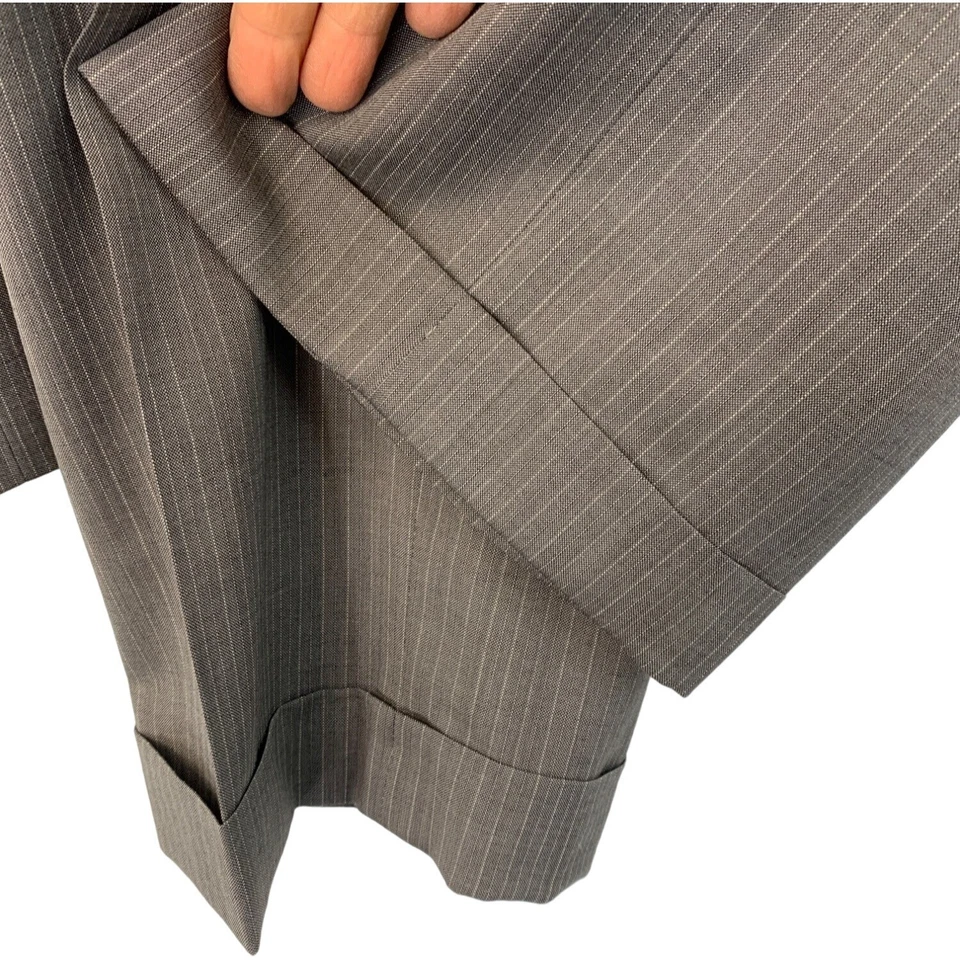 Terno masculino Burberry London cinza 42R EUA EUC lã Itália listra 6735 US$ 1095 - Imagem 2 de 4