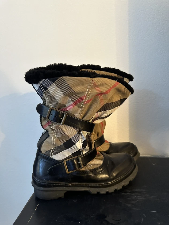 BURBERRY House Check Snow Boot 39 US 9 ❤️GORGEOUS EUC - Image 3 of 4