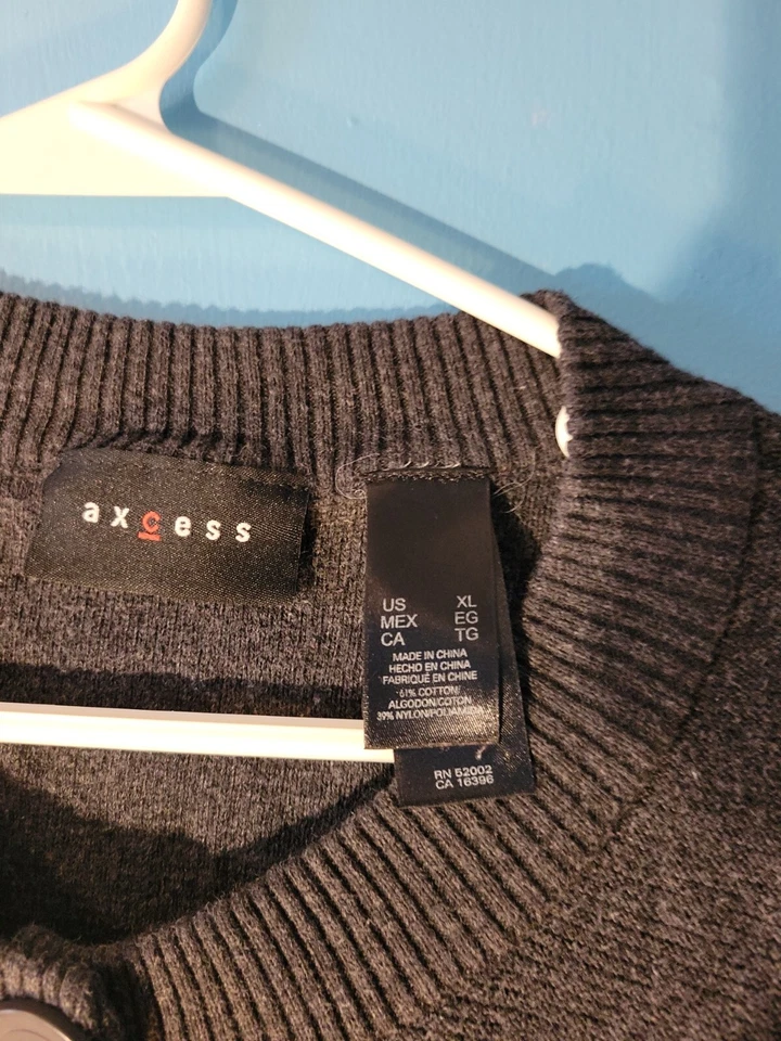 Suéter gris carbón con botones manga camisa Axcess para mujer Foto 3 de 4