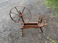 ANTIQUE WOODEN PRIMITIVE SPINNING WHEEL  OR PLANTER ???
