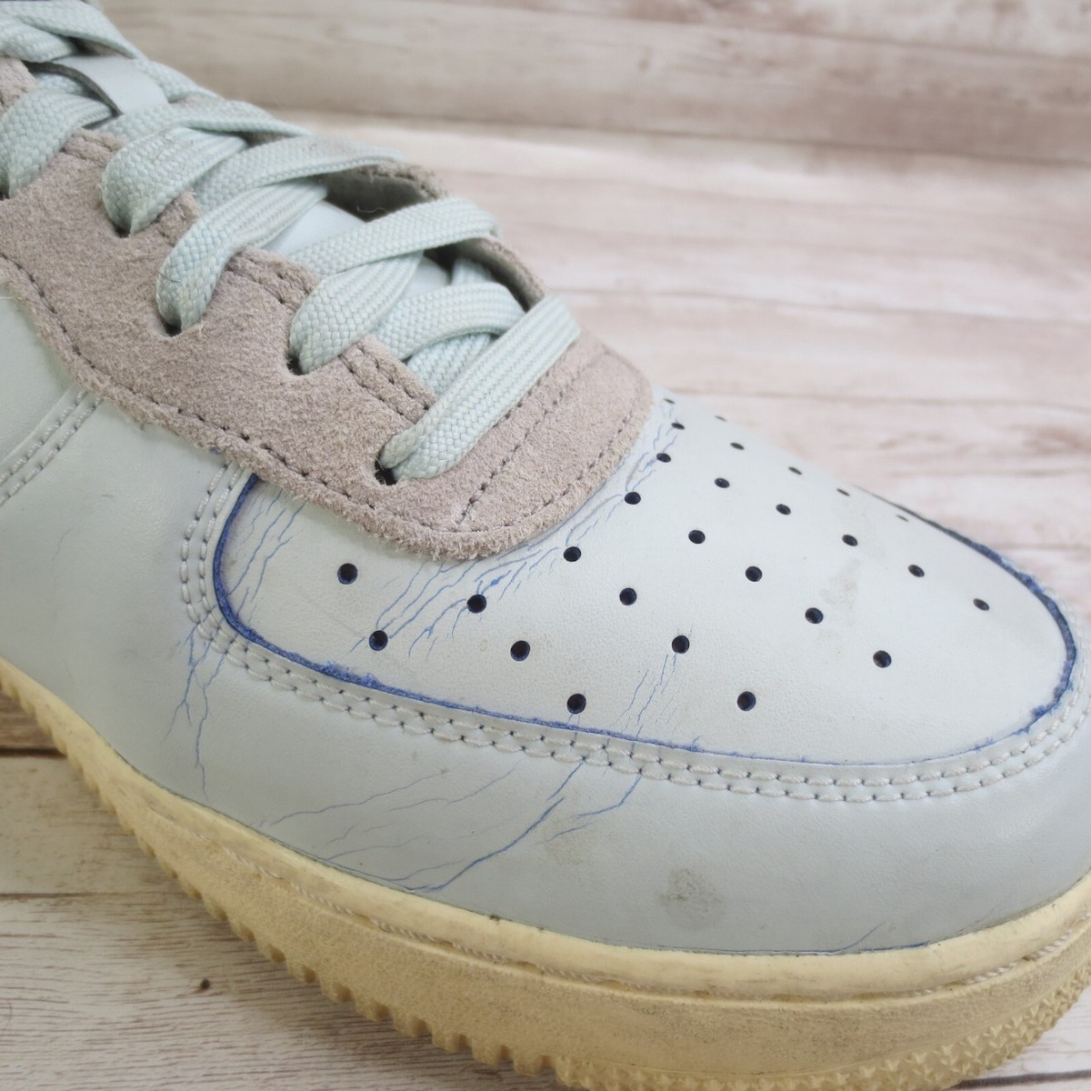 devin booker air force 1's