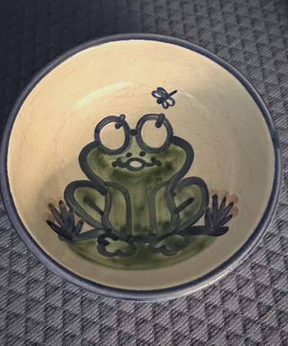 M A Hadley Vintage Stoneware Frog with Dragonfly Cereal Soup Bowl Blue Trim RARE