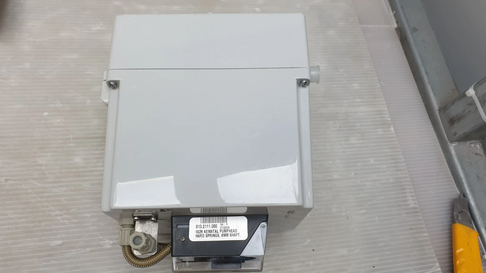Top of the CGKA 2 with pump head label 102R Kematal pumphead