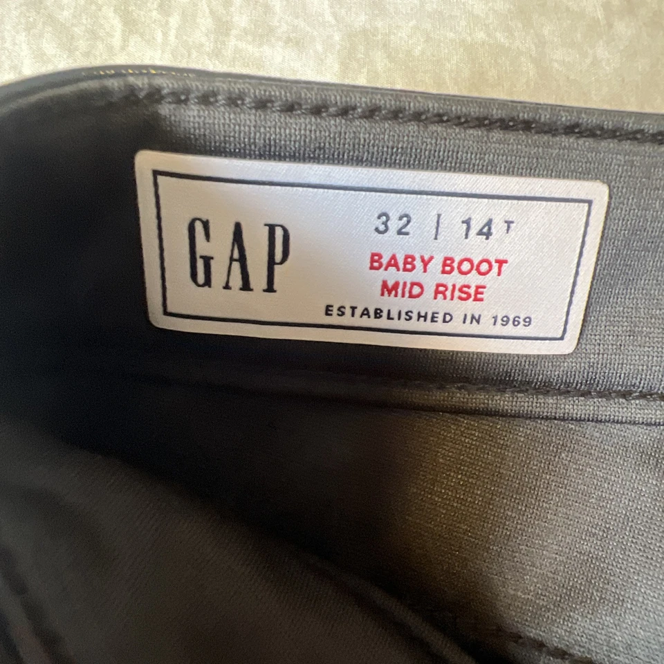 Pantalones de bota de bebé Gap tiro medio veganos de imitación de cuero 32/14T nuevos con etiquetas $90 negros elásticos 32T Foto 4 de 4