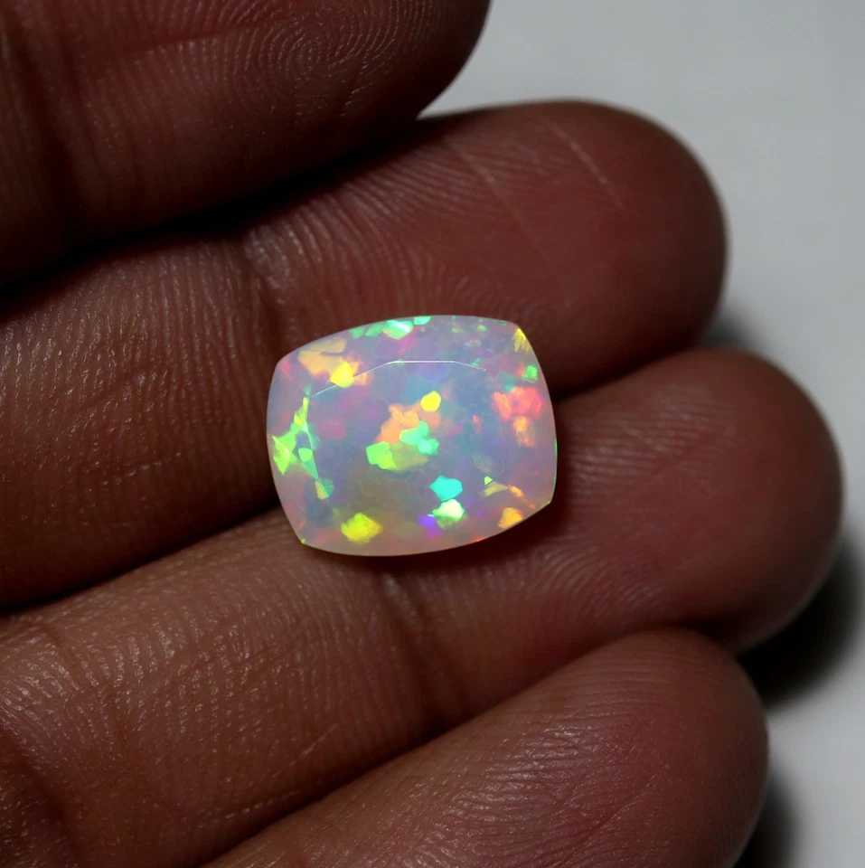 5Cts HoneyComb Pattern Real Ethiopian Opal AAA Cushion Cut Gemstone 13.3x10.9MM - Image 2 of 4