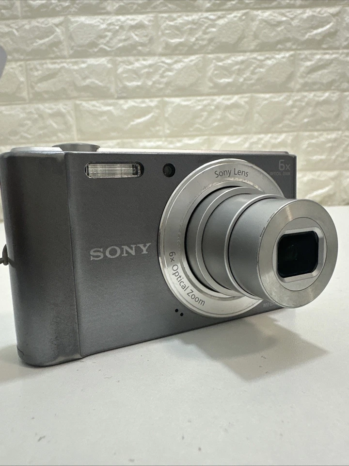 Sony Cyber-shot DSC-W810 20.1MP 6x Zoom Sony Lens Digital Camera - Silver Tested - Image 3 of 4