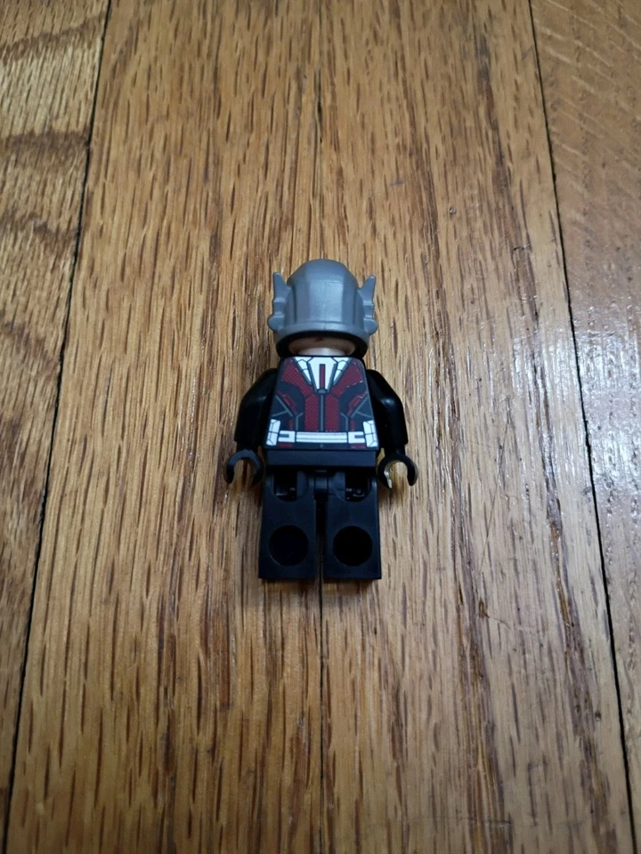 Lego Marvel Ant Man SH0516 minifigure - Image 2 of 4