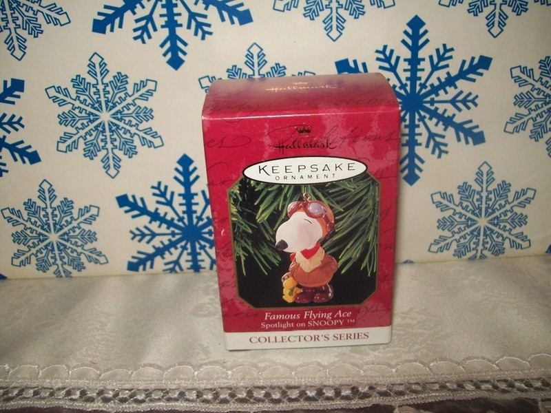 HALLMARK FAMOUS FLYING ACE #2 SNOOPY SERIES 1999 CHRISTMAS KEEPSAKE ORNAMENTS