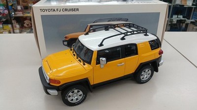 AUTOart Toyota FJ Cruiser Yellow 1:18 Diecast Model Car 78857