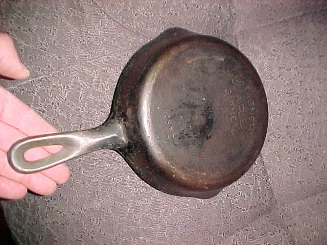 VINTAGE WAGNER WARE SYDNEY -0- #3 SKILLET NUMBER1053T fry pan cast iron