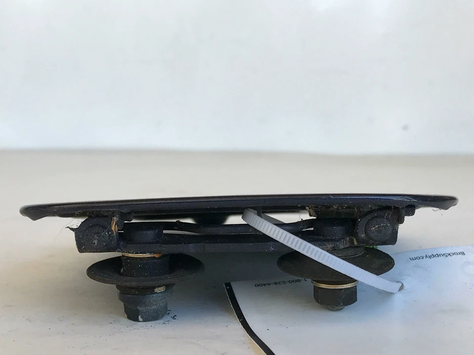 BMW 325I 2003 tapa de llenado de gasolina cubierta de puerta negra usada Foto 3 de 4