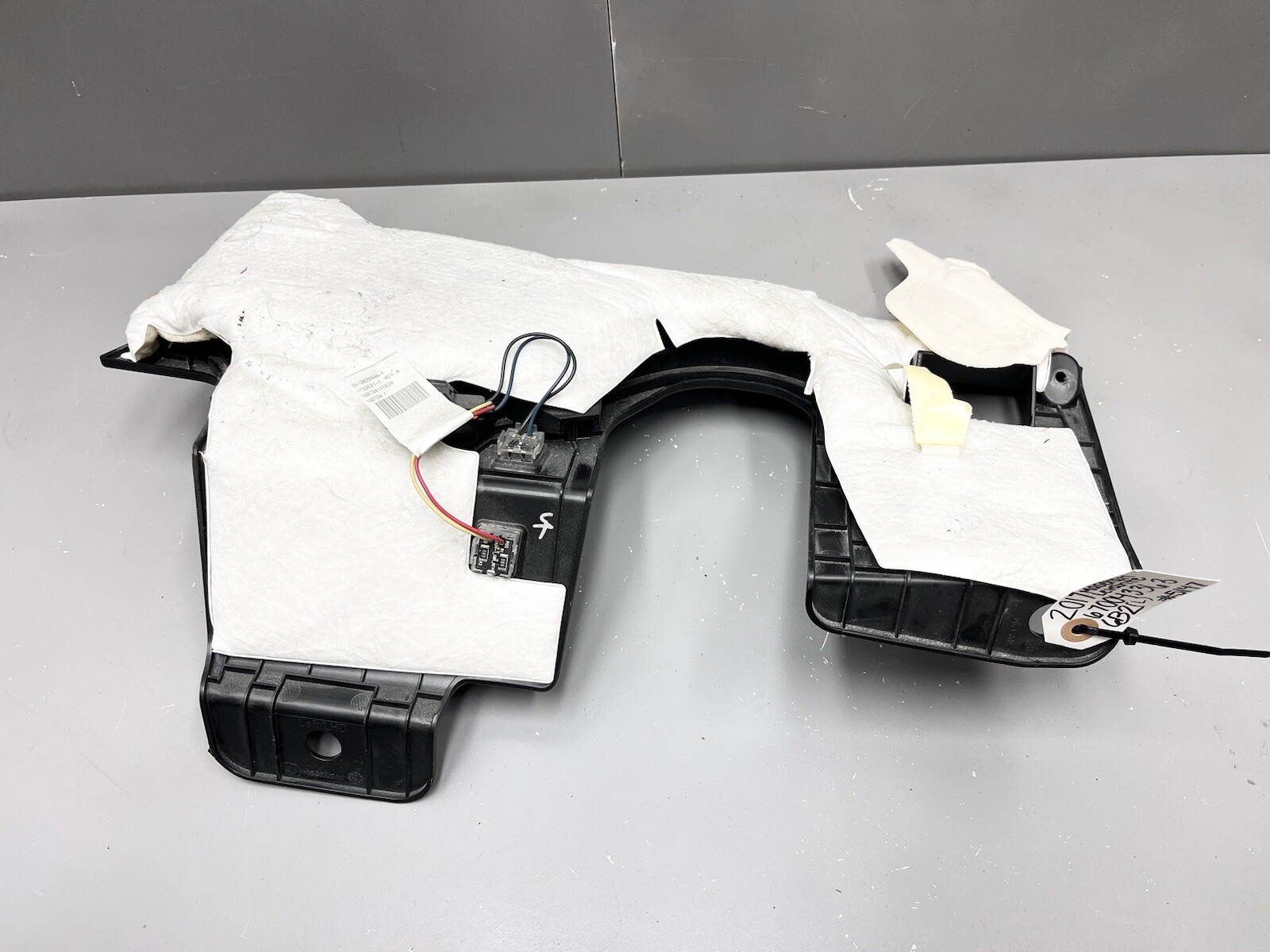 ⭐️2017-2020 MASERATI LEVANTE M161 FRONT LEFT LOWER KNEE PAD TRIM 670043363 OEM