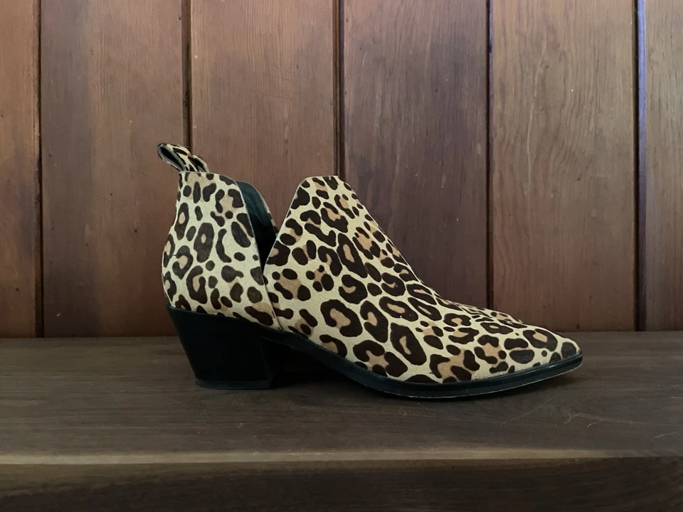Botas femininas Dolce Vita Sonni DK cabelo de panturrilha leopardo, tamanho 8 - Imagem 3 de 4