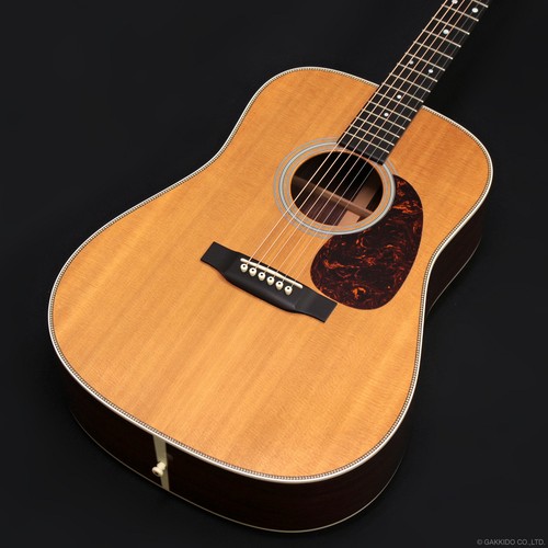 Martin HD-28 2010 Natural Spruce Dreadnought with hard case Acoustic Guitar