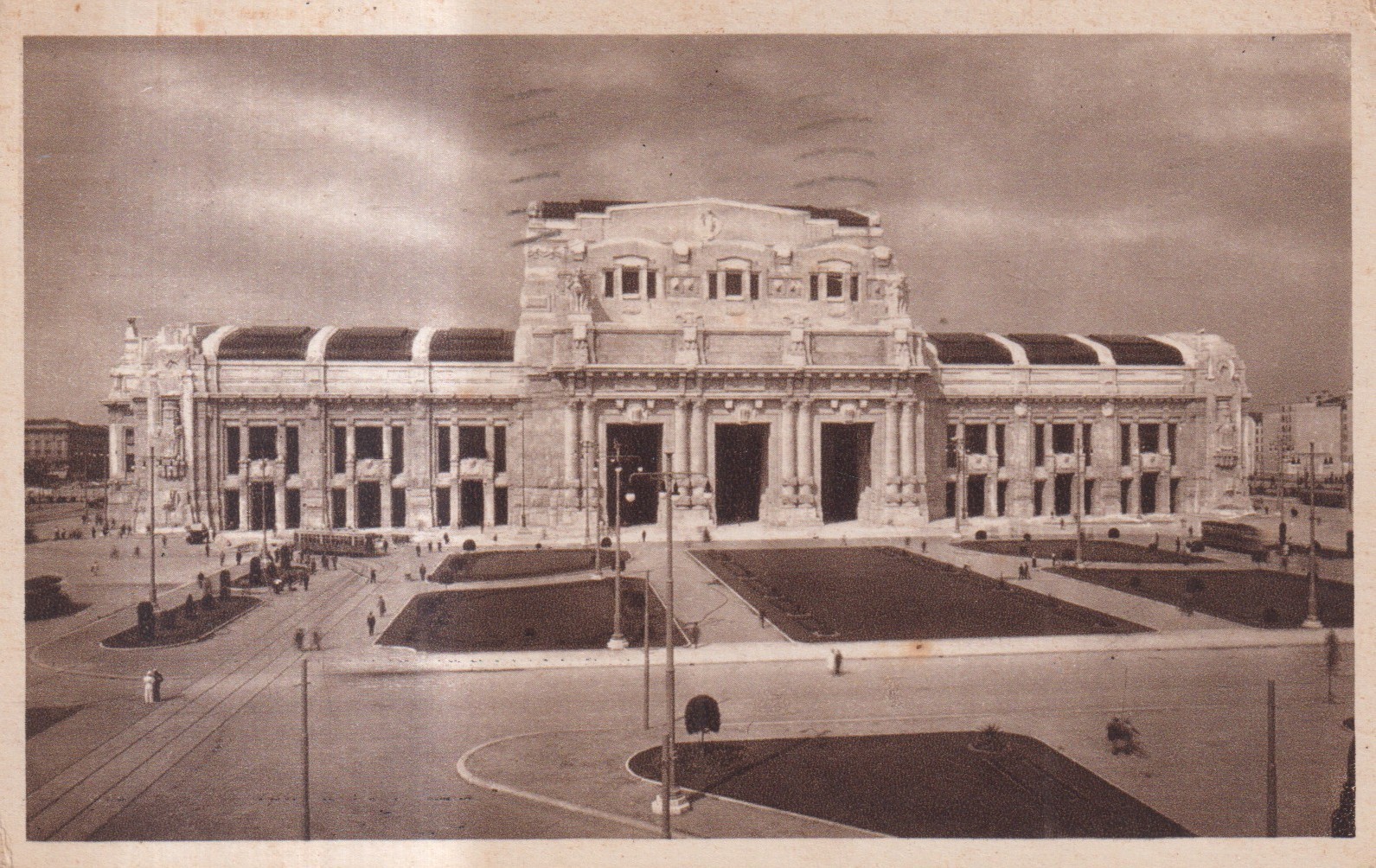 Milano La Nuova Stazione Centrale - viaggiata - con francobollo - b/n - piccola