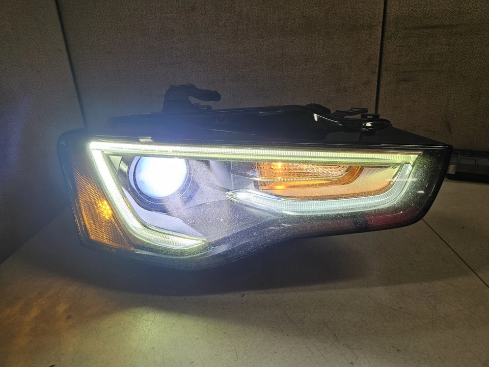 2013-2017 Audi A5 S5 RH Passenger Xenon Headlight Lamp Assembly OEM 8T0941006E - Image 2 of 4