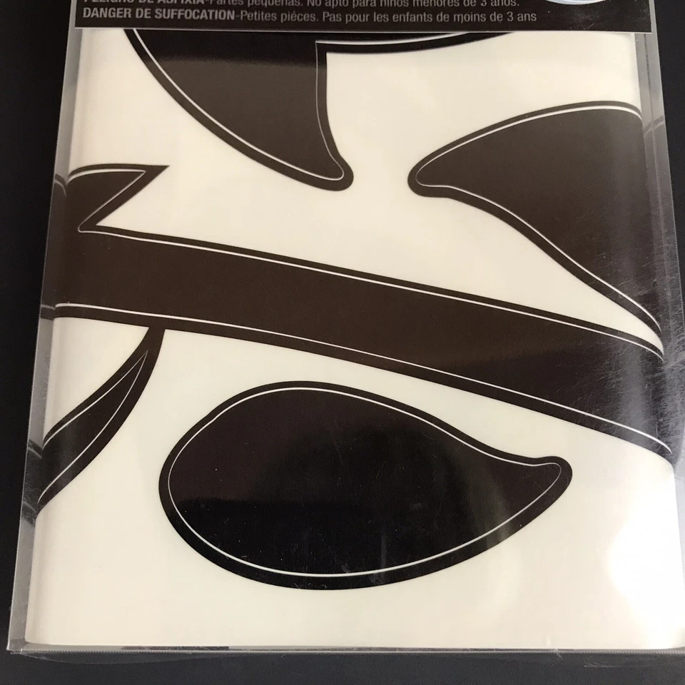 Calcomanías de pared RoomMates negras con hojas de aluminio pelar y pegar Foto 3 de 4