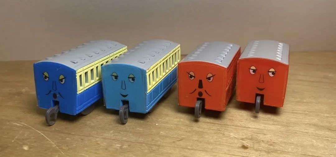 Capsule Plarail Thomas and Friends Passenger Car Set