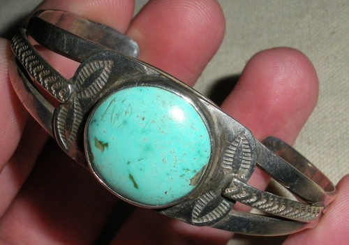 VINTAGE NAVAJO TURQUOISE STERLING SILVER BRACELET CLASSIC STAMPWORK vafo - Picture 2 of 14