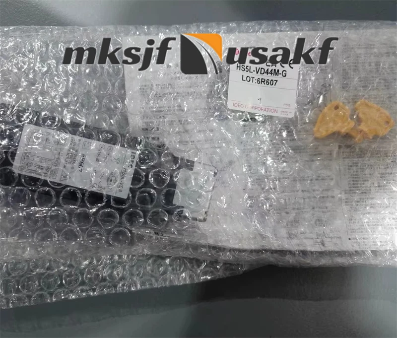 1PCS new IDEC HS5L-VD44M-G spring lock safety switch DHL delivery US Free tax - Image 2 of 4