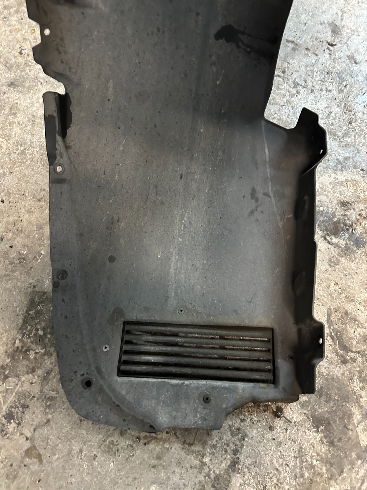 Audi R8 2014 REAR+RIGHT Fender liner P/N 420810172
