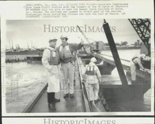1975 Press Photo Congressman Dave Treen & Don Clement at a spillway opening, LA.