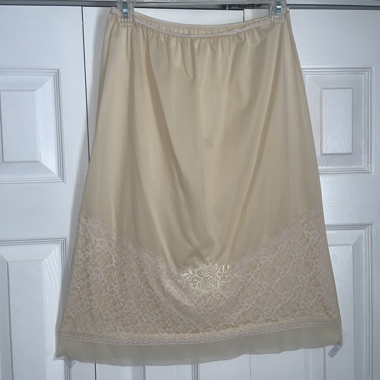Vintage Beige Floral Half Slip Silky Shiny 100 Nylon… Gem