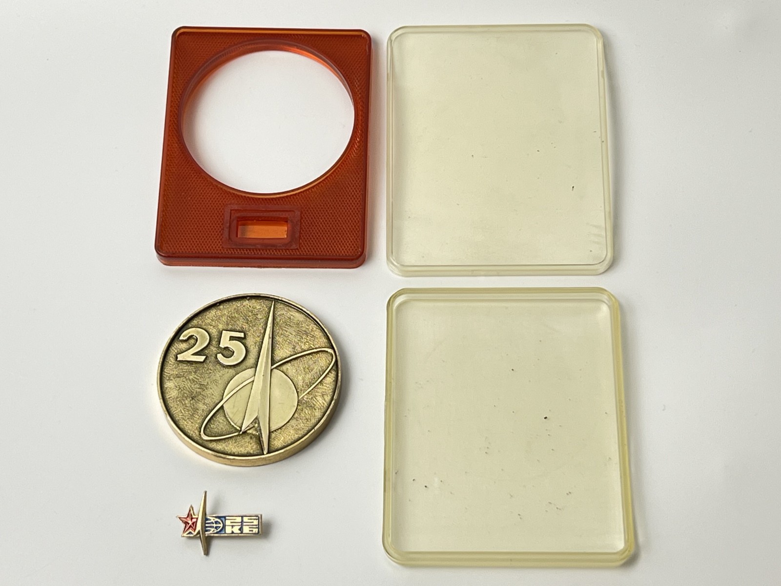 Set Medal and Badge of the Soviet Space Program 25 Years 1954-1979 Cosmonautics