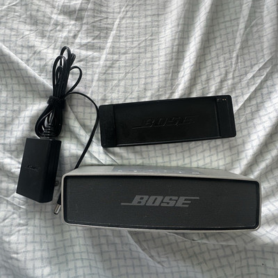 Bose SoundLink Mini Bluetooth Portable Speaker Silver/Black AUX w/Charger Dock