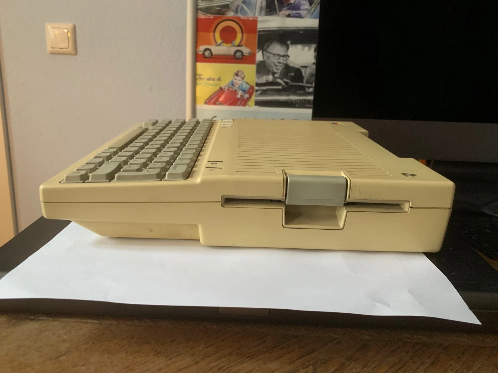 Additional photo for Apple IIc Computer with Monitor and Stand (Very Rare)