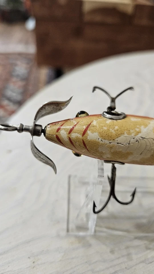 Vintage Heddon 150 Rainbow , Marked Props, 3 Gills. 1.2 Oz.Cup Hardware - Image 4 of 4