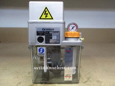 LCB4-011C Showa Lubrication Pump 2L Plastic Tank 1P 100V