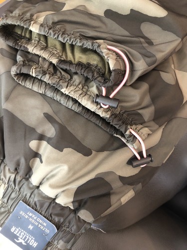 HOLLISTER WOMENS ULTRA HIGH RISE WIND PANTS CAMO CAMOUFLAGE SIZE MEDIUM - Picture 7 of 8