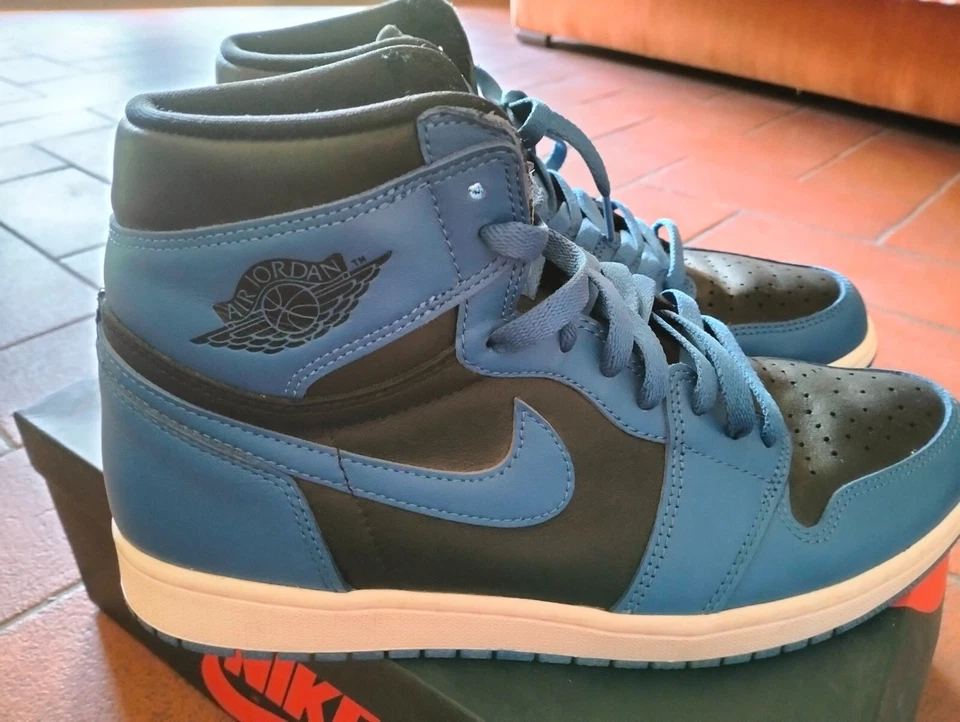 Nike Air Jordan 1 Retro High, foto 4 di 5