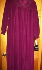 Vtg  New w Tag Vanity Fair Vanalure II Velour Lightweight  Wine Long Robe Sz L