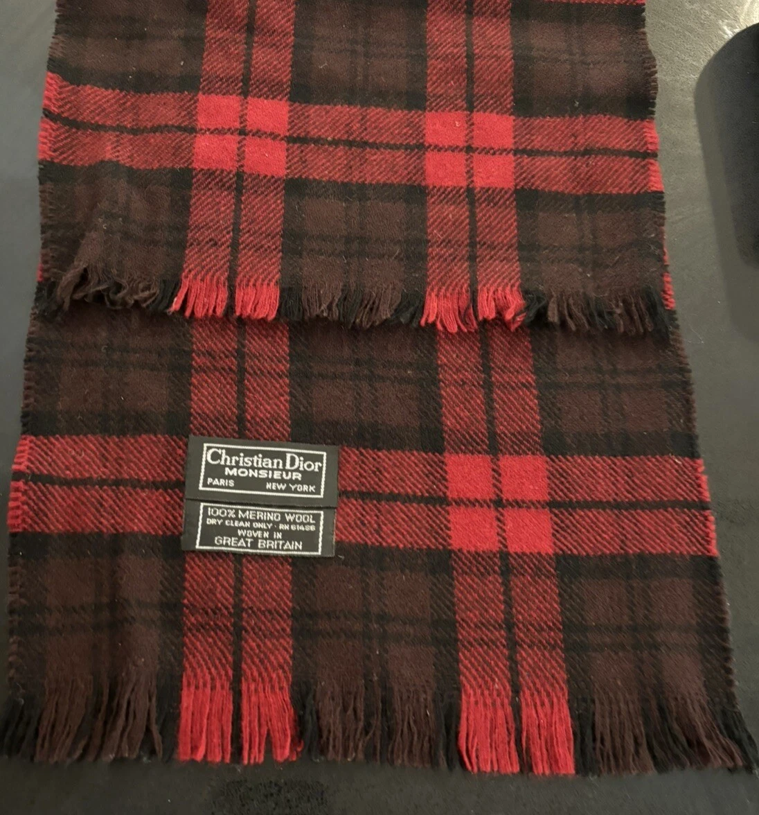 Christian Dior Monsieur foulard laine rouge noir à carreaux franges Grande Bretagne vintage