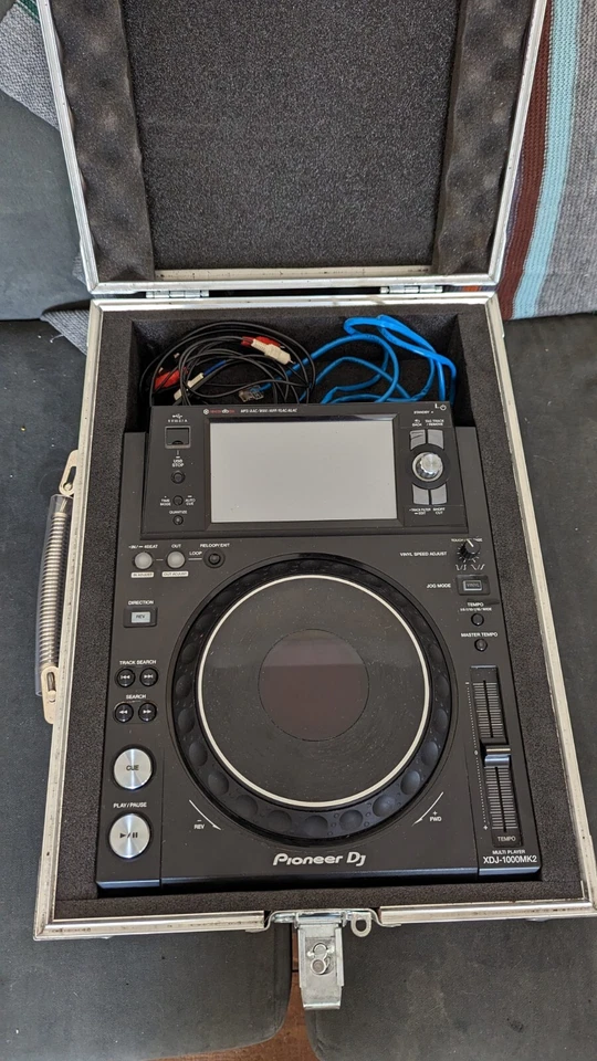 Pair XDJ 1000 Mk1 Mk2 Incl. Swan Flight Cases - Image 3 of 4