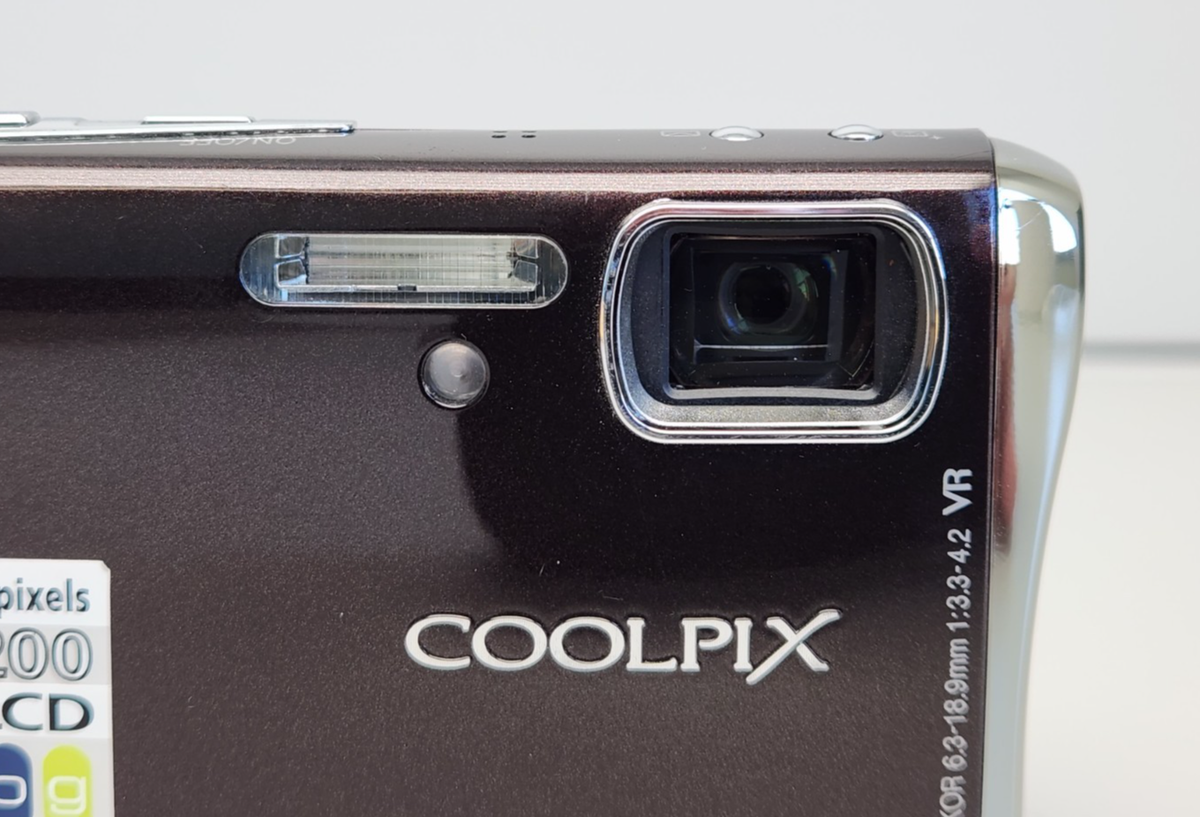 Nikon Coolpix S52C 9MP Digital Camera, 4GB SD, 2 Batteries