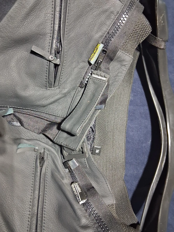 Pantalones de chándal AGV SPORT de cuero para motocicleta con deslizadores de rodilla talla 36 Foto 3 de 4