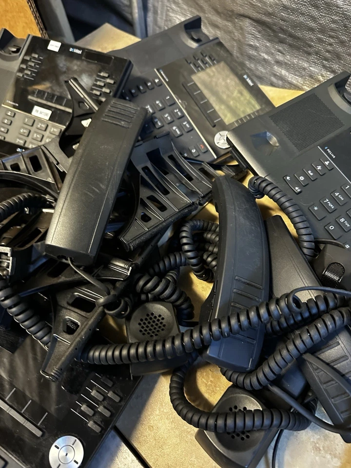 Lote de 6 teléfonos IP de oficina Mitel 6930 con teléfonos y soportes Foto 3 de 4