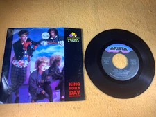 H5-36 THE ELTON JOHN BAND Philadelphia Freedom / I Saw Her Standing There - 1975