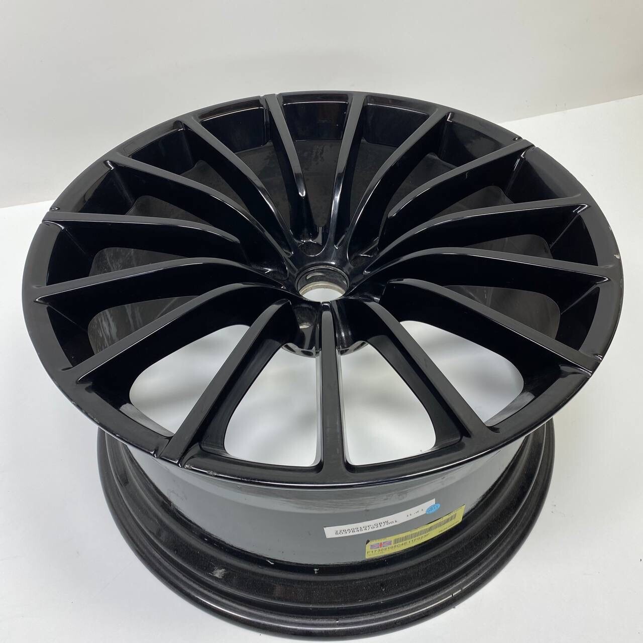 2020-2022 MCLAREN GT P22 REAR WHEEL RIM ORIGINAL FACTORY R21 10.5J 22BA091GP-GBW