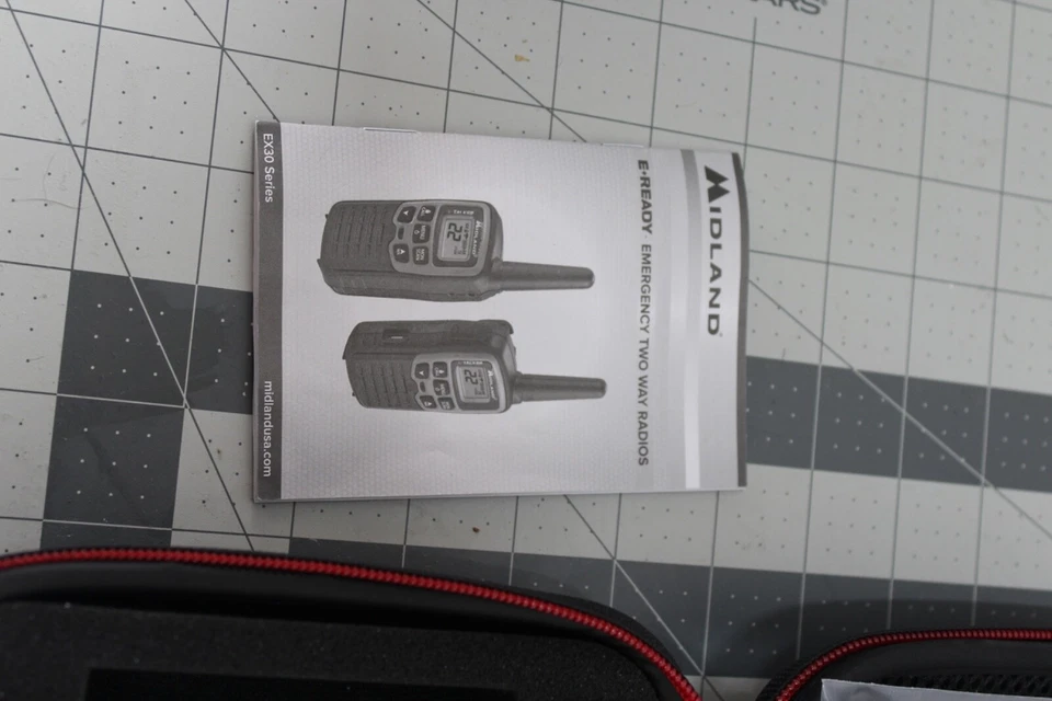 Midland EX37VP 26 Mile Range Emergency Two-Way Radio Kit - Image 3 of 4