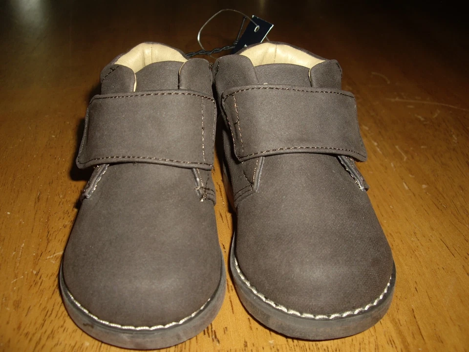 T5 NUEVAS Botas Marrón Gamuza Imitación Gloria Desteñida Niños Pequeños Talla 4 Fácil Cierre Foto 2 de 4