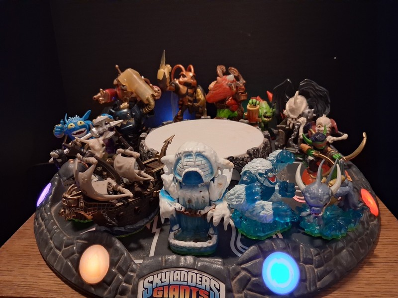 Skylanders Lot Of 15 Figures Trap Team Giants SSA With Portal And Base Jawbreak