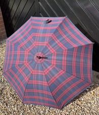 Ombrello vintage Nuage resistente alle intemperie, manico legno rosso mignolo navy ottime condizioni lungo 90 cm 