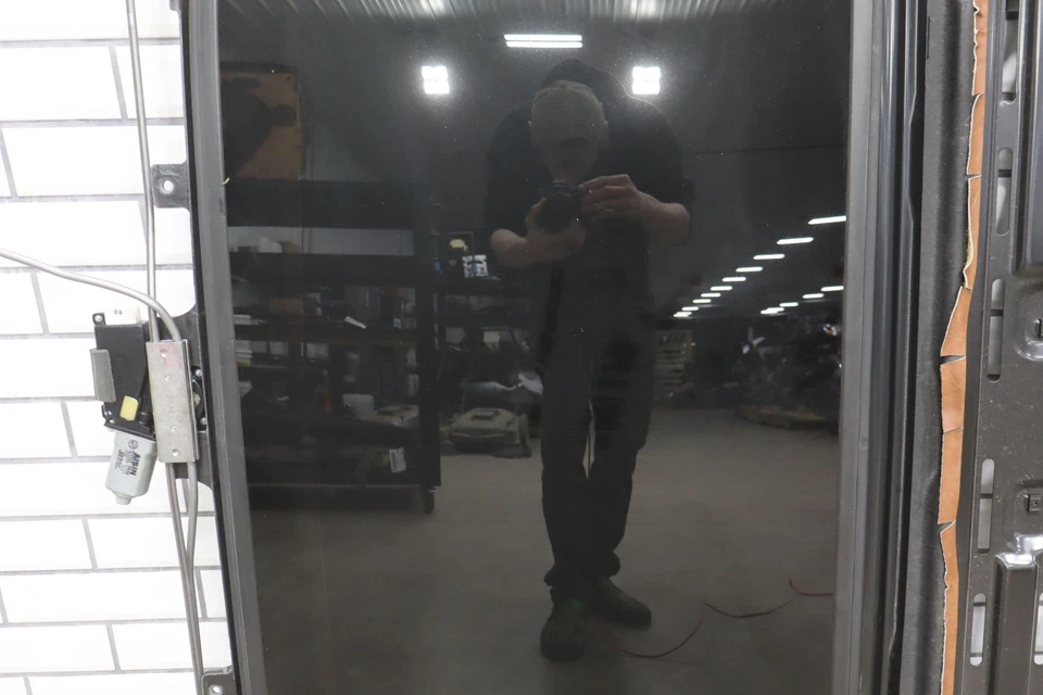 2003-2009 Hummer H2 OEM Sunroof W/ Glass/ Tracks/ Frame/ Motor (Tested) Foto 3 de 4