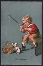 Junger Knabe angelt im Goldfischglas, die Katze daneben, Ansichtskarte 1906 
