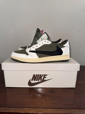 Talla 9.5 - Travis Scott x Air Jordan 1 Retro OG SP Bajo Reverso Oliva/Mediano.